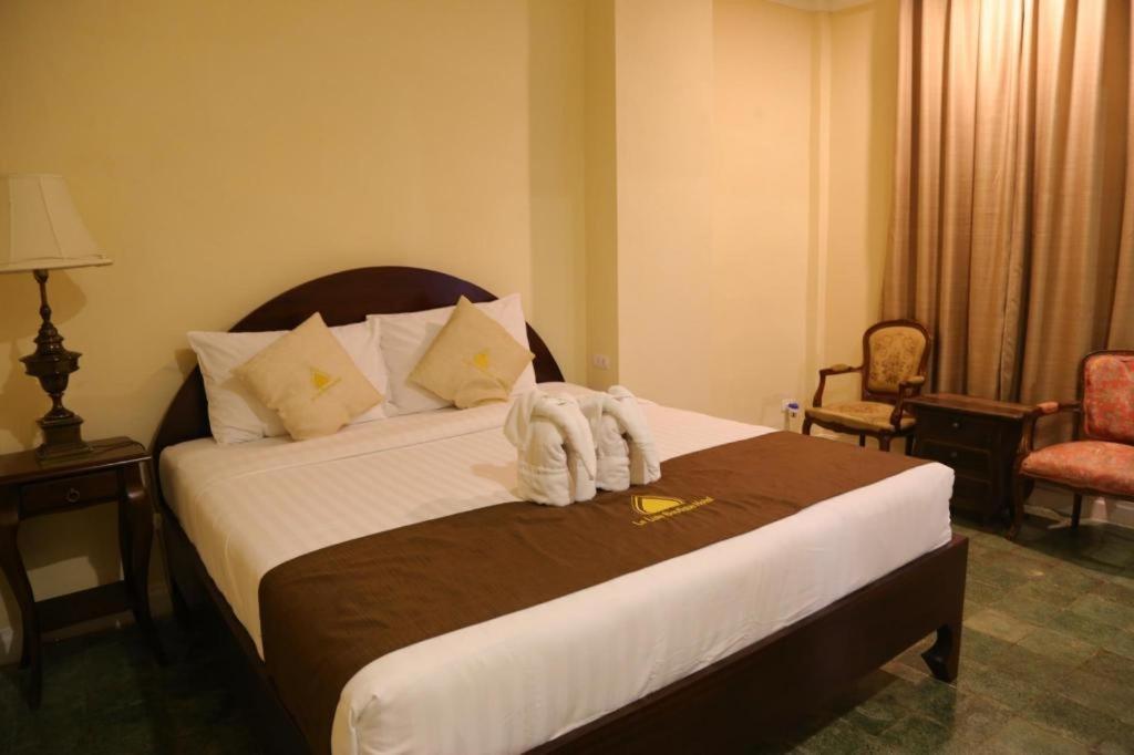 Le Luxe Boutique Hotel Виентиане Екстериор снимка