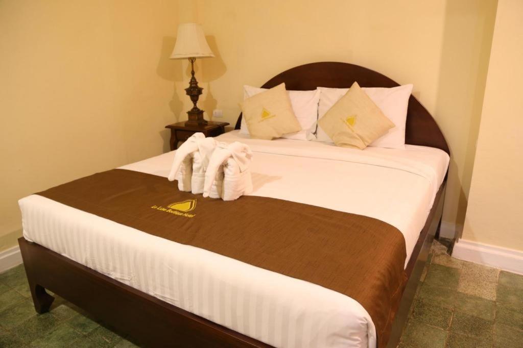 Le Luxe Boutique Hotel Виентиане Екстериор снимка